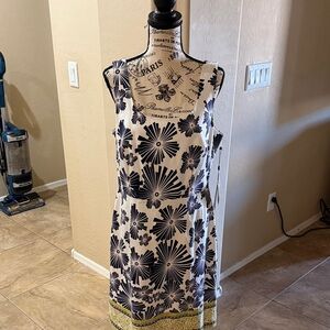 Adrianna Papell Elegant Black Dress